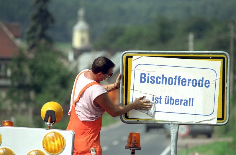 Der Widerstand gegen die Schließung des Kali-Werks Bischofferode entwickelt sich 1993 zu einem der bekanntesten Proteste gegen die Treuhandpolitik. – Bild: MDR/picture alliance /ZB/Jan-Peter Kasper Der Widerstand gegen die Schließung des Kali-Werks Bischofferode entwickelt sich 1993 zu einem der bekanntesten Proteste gegen die Treuhandpolitik. – Bild: MDR/picture alliance /ZB/Jan-Peter Kasper