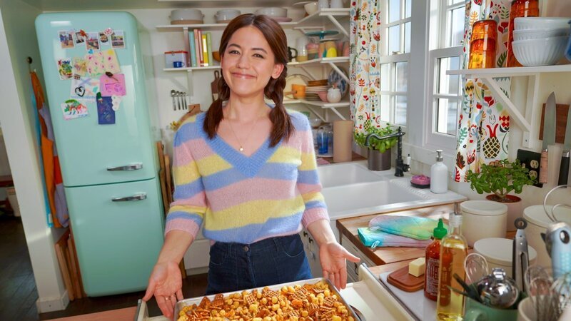 Portrait shot of Molly Yeh making her Spicy Ranch Snack Mix, as seen on Girl Meets Farm, season 8. – Bild: Discovery, Inc. All Rights Reserved.