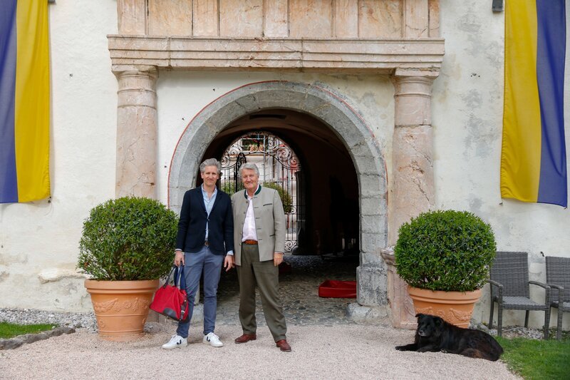 Johann-Philipp Spiegelfeld, Ulrich Goëss-Enzenberg. – Bild: ORF/​Interspot Film