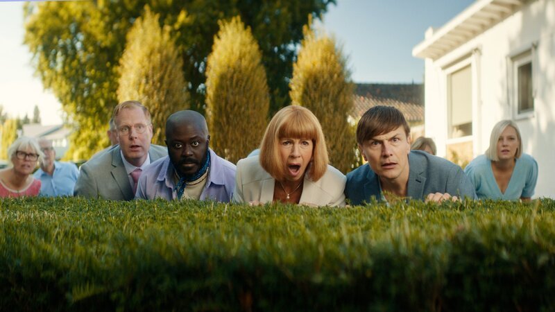 V.l.: Bert Jan (Ferdi Stofmeel), Menno (Andre Dongelmans), Charlotte (Isa Hoes) und JP (Robert Bleij) – Bild: RTL /​ Der Einzug