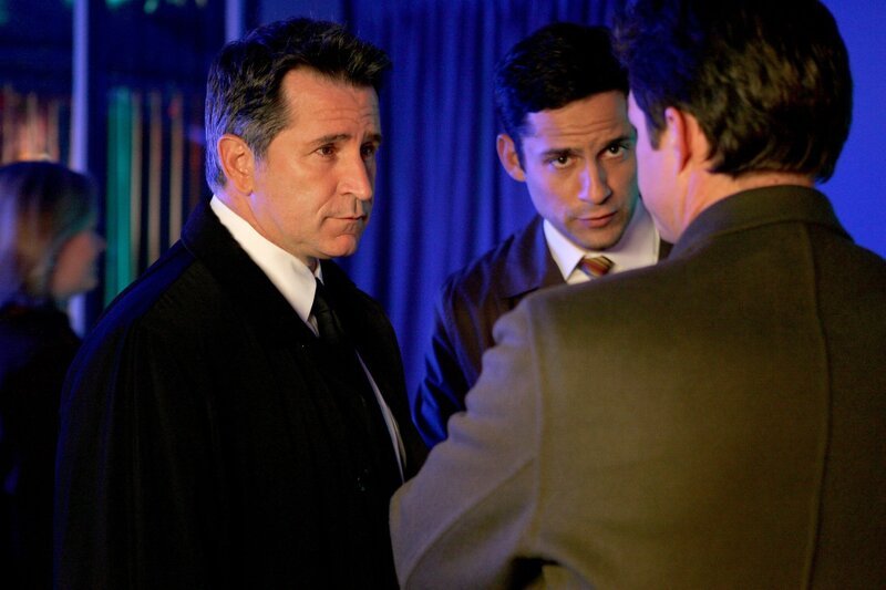 Jack Malone (Anthony LaPaglia l.) und Danny Taylor (Enrique Murciano) – Bild: RTL