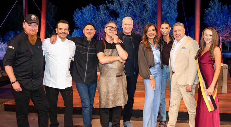 V.l.: Lucki Maurer, Steffen Henssler, Ralf Zacherl, Max Stiegl, Alexander Herrmann, Jana Ina Zarrella, Laura Wontorra, Joachim Llambi – Bild: RTL /​ Markus Hertrich /​ Max Stiegl, Lucki Maurer, Ralf Zacherl
