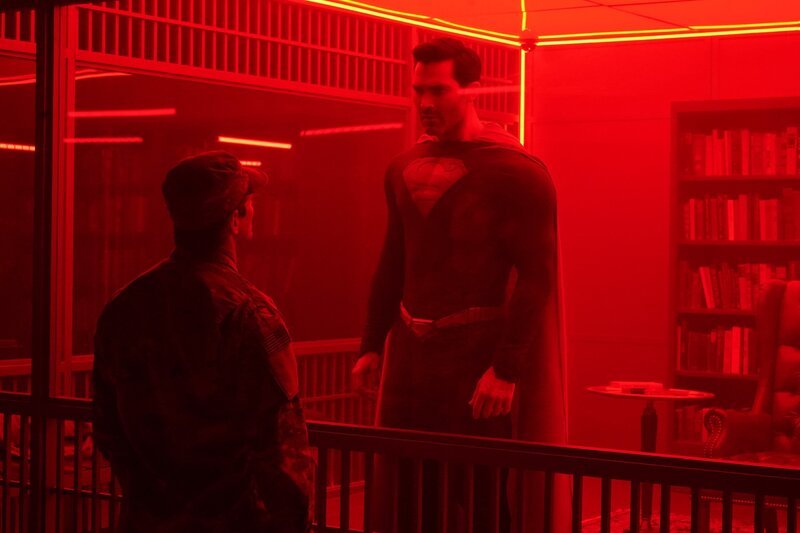 Lieutenant Mitch Anderson (Ian Bohen, l.); Clark Kent (Tyler Hoechlin) – Bild: The CW Network, LLC. All Rights Reserved /​ DC /​ Warner Bros. Ent. Inc. /​ Shane Harvey