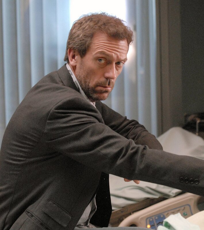 Ein Wettlauf gegen die Zeit beginnt: Dr. Gregory House (Hugh Laurie) muss so schnell wie möglich die Ursache für den Schlaganfall der Fotografin Emma Sloan herausfinden … – Bild: NBC Universal, Inc.