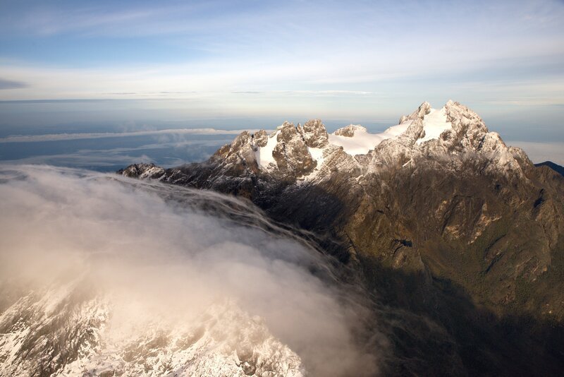 Ruwenzori-Gebirge, Ruwenzori-Nationalpark: Der Margaritha Peak ist über 5000 Meter hoch und Afrikas dritthöchster Berg. – Bild: NGC / Haralad Pokieser Ruwenzori-Gebirge, Ruwenzori-Nationalpark: Der Margaritha Peak ist über 5000 Meter hoch und Afrikas dritthöchster Berg. – Bild: NGC / Haralad Pokieser