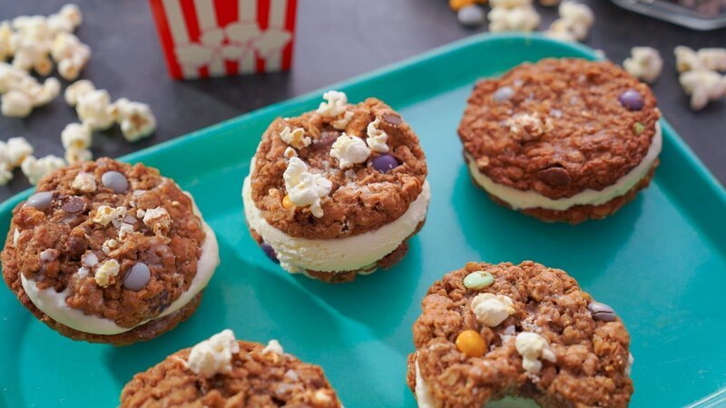 Oatmeal Movie Cookie Ice Cream Sandwiches aus „Girl Meets Farm“, Staffel 9 – Bild: Discovery, Inc.