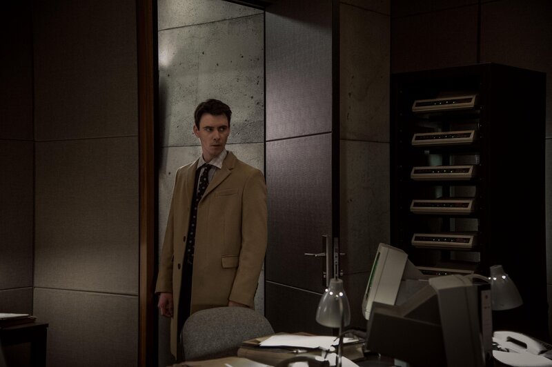 Peter Quayle (Harry Lloyd) – Bild: 2017, 2018 MRC II Distribution Company L.P. All Rights Reserved. Lizenzbild frei