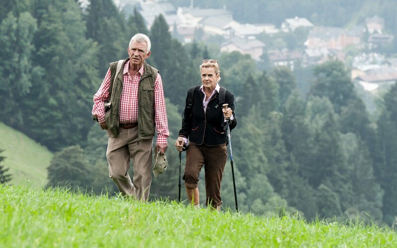 Heinz Marecek (Hannes Kofler), Andrea L’Arronge (Gräfin Schönberg). – Bild: ORF