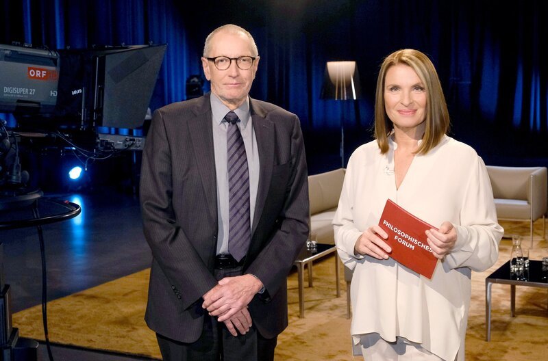 Konrad Paul Liessmann, Barbara Stöckl. – Bild: ORF/​Günther Pichlkostner