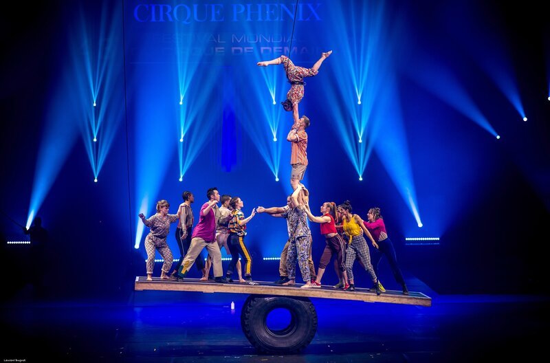 Das „Weltfestival des Zirkus von Morgen“ bringt jedes Jahr junge Akrobaten, Seiltänzer, Clowns, Jongleure und Trapezkünstler aus der ganzen Welt zu einem internationalen Wettbewerb in Paris zusammen. The Revel Pucks – Bild: Laurent Bugnet Das „Weltfestival des Zirkus von Morgen“ bringt jedes Jahr junge Akrobaten, Seiltänzer, Clowns, Jongleure und Trapezkünstler aus der ganzen Welt zu einem internationalen Wettbewerb in Paris zusammen. The Revel Pucks – Bild: Laurent Bugnet