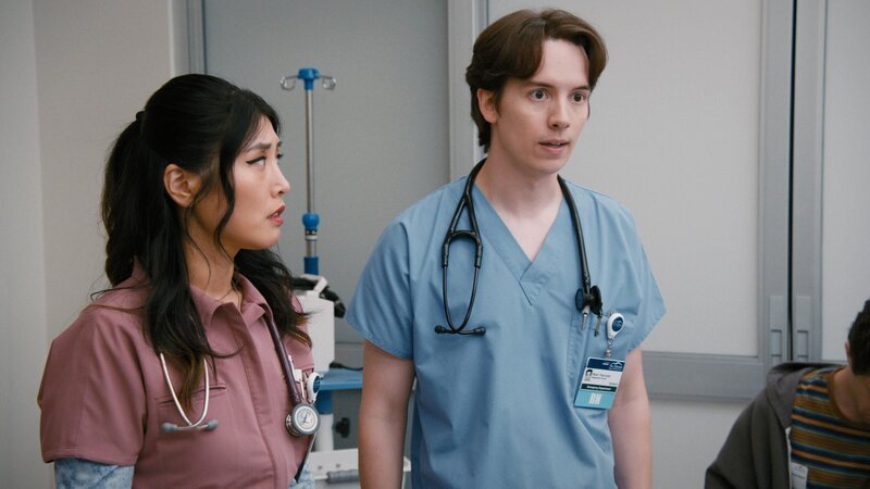 l-r: Kahyun Kim als Serena, Mekki Leeper als Matt – Bild: Universal Television LLC