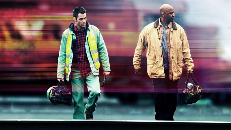 Tausende Leben stehen auf dem Spiel, als zwei Männer versuchen, einen führerlosen Zug zu stoppen, der hochgiftige Chemikalien transportiert.. (Foto: Chris Pine, li. und Denzel Washington) – Bild: RTLZWEI /​ Robert Zuckerman