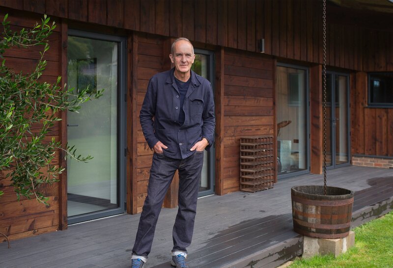Kevin McCloud – Bild: RTL /​ WBEI & Universal Television /​ Zurück in der alten Scheune