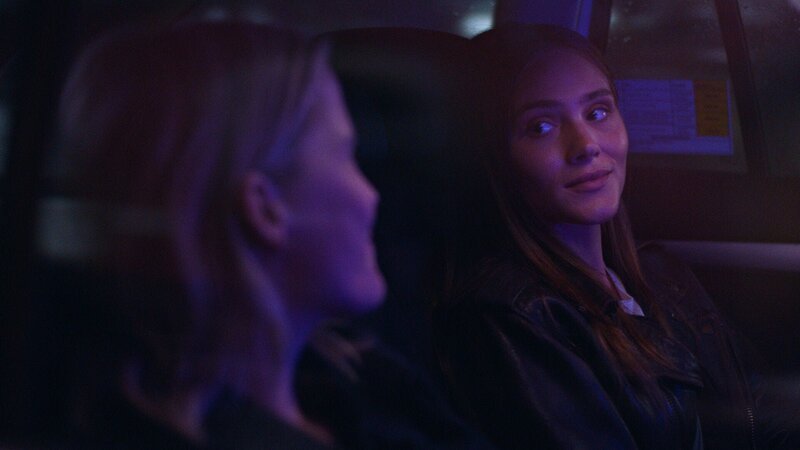 Line (Ulrikke Falch, l.) und Rebecca (Agnes Rase)  Die Verwendung des sendungsbezogenen Materials ist nur mit dem Hinweis und Verlinkung auf RTL+ gestattet. – Bild: RTL /​ Marlin Gutke