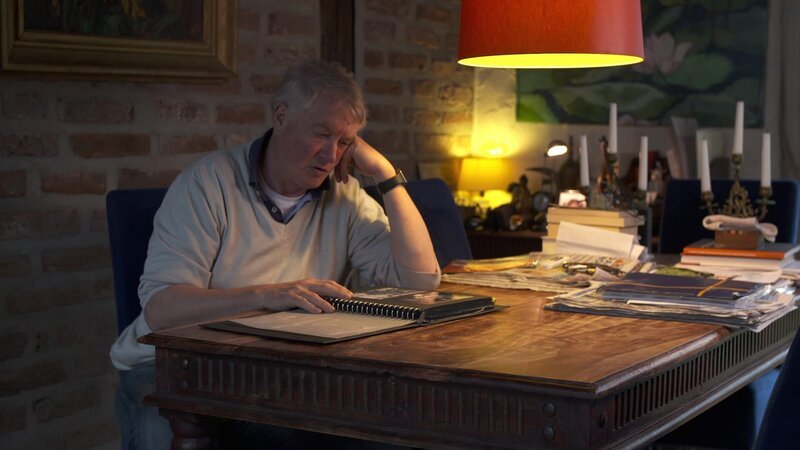 Der Niederländer Gerry Kremer war in Srebrenica als Blauhelmsoldat stationiert und versuchte, die Schutzzone zu verteidigen. – Bild: ZDF und Jeroen van Zuilen /​ Cinecentrum