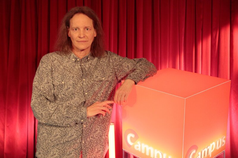 Zu Gast heute in der Sendung Campus Talks ist Dr. Anja Worrich und Dipl. Pol. Christopher Coenen (im Bild). – Bild: BR/​Henrik Jordan
