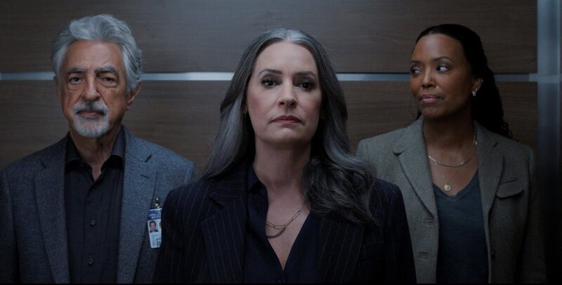 CRIMINAL MINDS: EVOLUTION – „True Conviction“. Joe Mantegna as David Rossi, Aisha Tyler as Dr. Tara Lewis and Paget Brewster as Emily Prentiss in Criminal Minds: Evolution, episode 6, season 16, streaming on Paramount+. – Bild: Paramount + /​ Disney