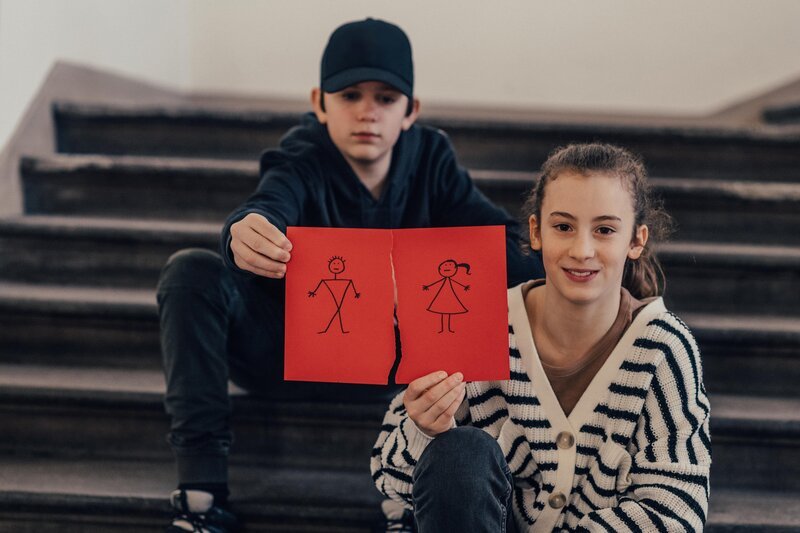 Was passiert mit mir, wenn meine Eltern sich trennen? Kinder aus drei Trennungsfamilien zeigen, welche Erfahrungen sie gemacht haben. – Bild: Melanie Greim /​ ZDF