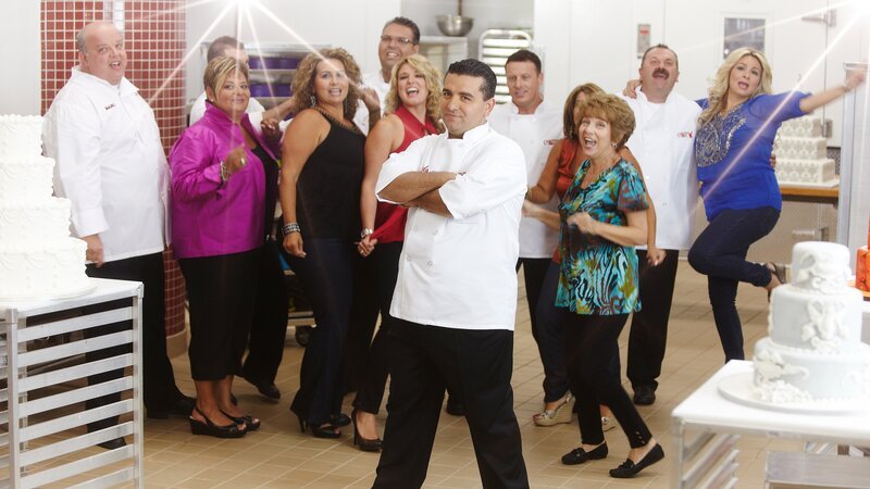 Buddy Valastro and family having fun in the kitchen. – Bild: TLC (FINN) /​ Walling McGarity