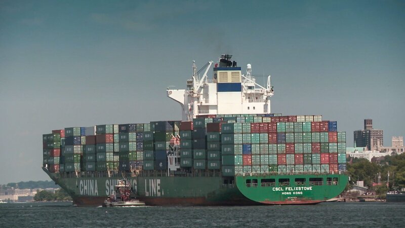 Chinesisches Containerschiff. – Bild: ORF/​Arte