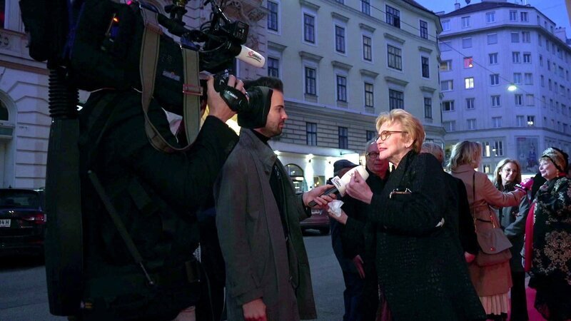 Peggy March gibt ein Interview. – Bild: ORF/​Constanze Grießler