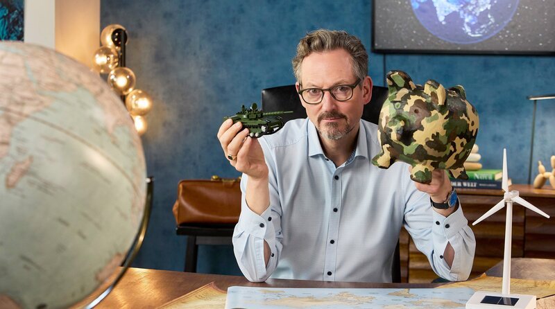 Weltweit toben Kriege, um Grenzen zu verteidigen. Wenn es aber um die planetaren Grenzen geht, wie Artenreichtum, Klima oder unsere Ozeane, dann handeln wir seltener. Dabei wäre ihr Schutz eine sinnvolle Investition in unsere Sicherheit. Kriege wiederum kosten uns nicht nur Menschenleben. Auch die Kosten fürs Klima sind enorm. Mehr zur traurigen Klimabilanz von Kriegen bei „Wissen vor acht – Erde“. – Bild: ARD/​Kai Schulz