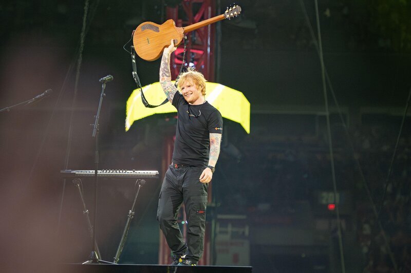 Ed Sheeran tritt im BC Place Stadium in Vancouver in Kanada auf. – Bild: Alamy /​ James Jeffrey Taylor /​ ZDF und Alamy /​ James Jeffrey Ta