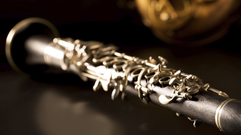 Classic music Sax tenor saxophone and clarinet in black – Bild: Thinkstock/​LUNAMARINA