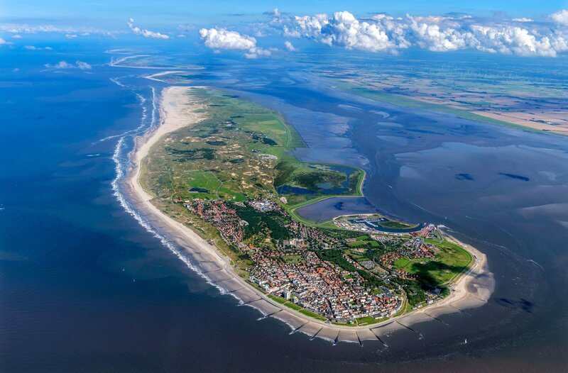 Luftaufnahme – Insel Norderney – Bild: WDR/​picture alliance/​ZB/​euroluftbild/​Martin Elsen