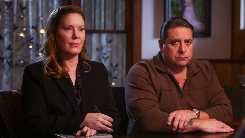 Amy Allan and Steve DiSchiavi reveal their findings to their clients in Coleraine, Minnesota, as seen on Travel Channel’s The Dead Files – Bild: TLC (DEUT)