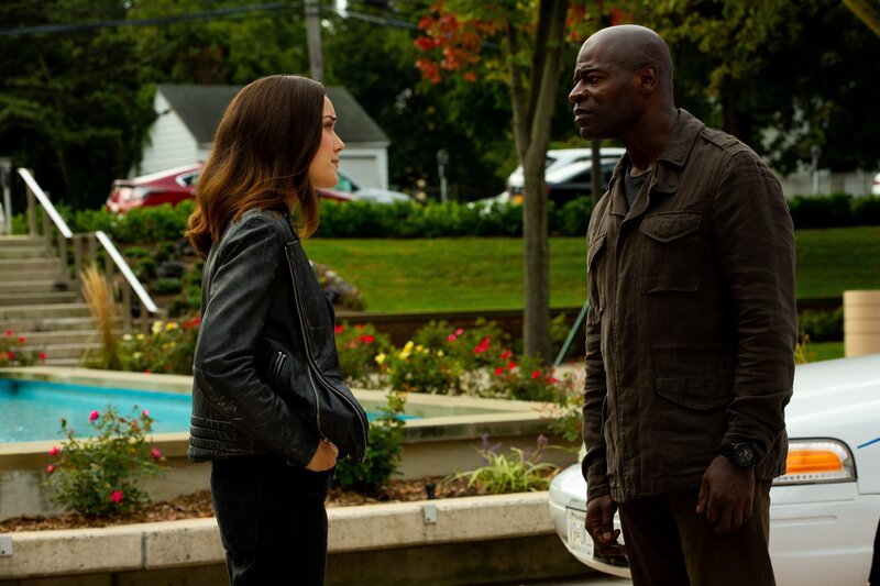 l-r: Elizabeth Keen (Megan Boone), Dembe Zuma (Hisham Tawfiq) – Bild: Will Hart /​ Sony /​ Sony Pictures Television Inc. and Open 4 Business Productions LLC. All Rights Reserved.
