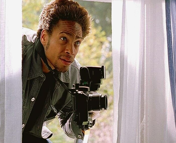 Ein Baby wurde entführt. Am Tatort findet Warrick (Gary Dourdan) widersprüchliche Spuren. – Bild: RTL