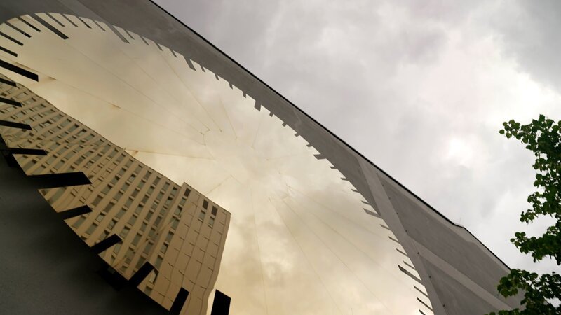 Die „Goldene Stunde“ am Bettenhaus der Charité – Bild: rbb/​Manja Wolff