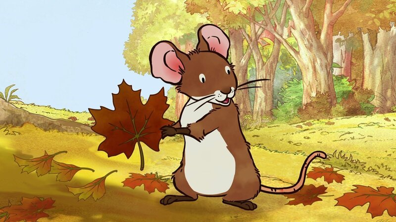 Die kleine Feldmaus sammelt schöne bunte Laubblätter. – Bild: KiKA/​SLR Productions Australia Pty.Ltd./​Scrawl Studios Pte Ltd./​hr/​ARD