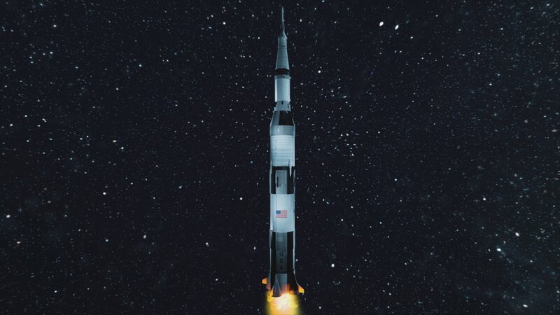 Ein digitales 3D-Modell der NASA-Saturn-V-Rakete während des Fluges – Bild: History