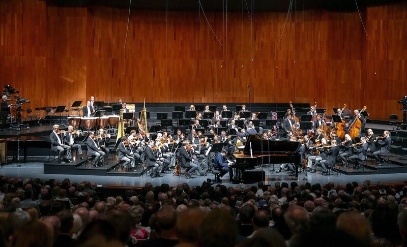  Pianist Lang Lang, Dirigent Tugan Sokhiev, Wiener Philharmoniker. – Bild: ORF/​Roman Zach-Kiesling