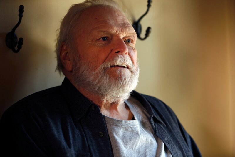 Dominic Wilkinson (Brian Dennehy) – Bild: Wil Hart /​ Sony /​ Open 4 Business Productions LLC