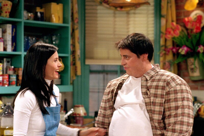 Monica Geller (Courteney Cox, l.); Joey Tribbiani (Matt LeBlanc, r.) – Bild: Warner Bros Entertainment Inc. All rights reserved.