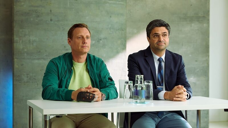 Nice (Patrick Kalupa, l.) und Dr. Schmidtke (Maximilian Grill, r.) – Bild: ZDF und Rudolf Wernicke