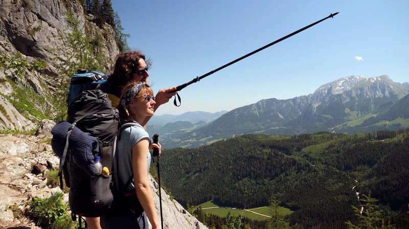 Nina Heins und Hansi Stöckl bei der Watzmannbesteigung. – Bild: HR
