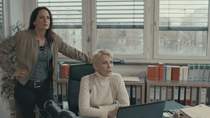 Daniela Stamm (l.); Alexandra Rietz (r.) – Bild: SAT.1