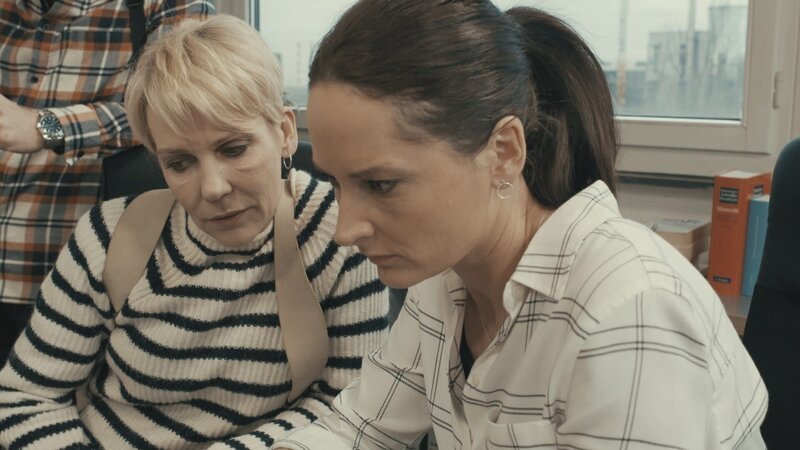 Alexandra Rietz (l.); Daniela Stamm (r.) – Bild: SAT.1