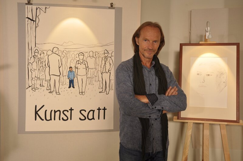 Auch Sascha (Eisi Gulp) freut sich, dass der Lansinger Kulturnachmittag gut ankommt. – Bild: BR/​Jo Bischoff
