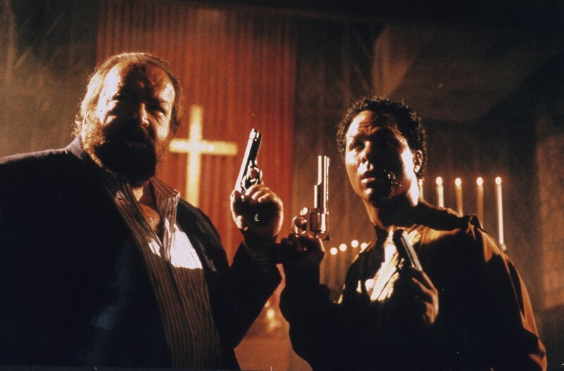 L-R: Jack „Extralarge“ Costello (Bud Spencer), Dumas (Philip Michael Thomas) – Bild: Tobis Film GmbH