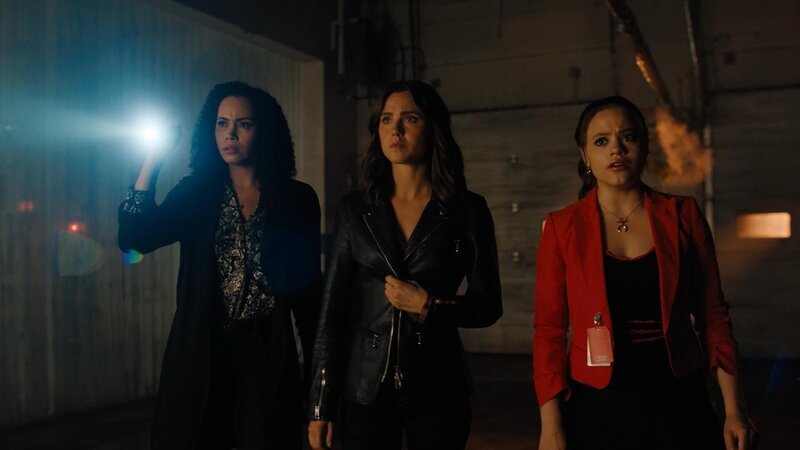 (v.l.n.r.) Macy Vaughn (Madeleine Mantock); Abigael (Poppy Drayton); Maggie Vera (Sarah Jeffery) – Bild: The CW Network, LLC