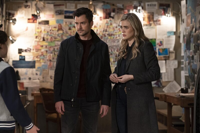 Zeke Landon (Matt Long, l.); Michaela Stone (Melissa Roxburgh, r.) – Bild: Warner Bros. Entertainment Inc. /​ Peter Kramer