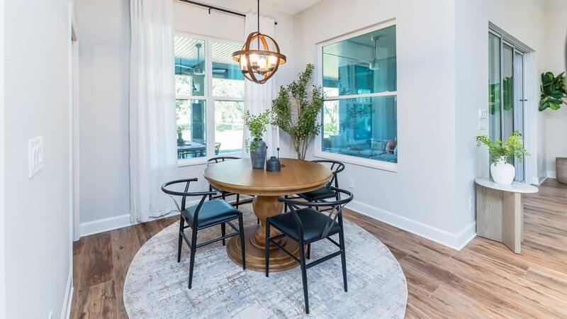 Dining area after reveal, as seen on 100 Day Dream Home, Season 6. – Bild: Warner Bros. Discovery