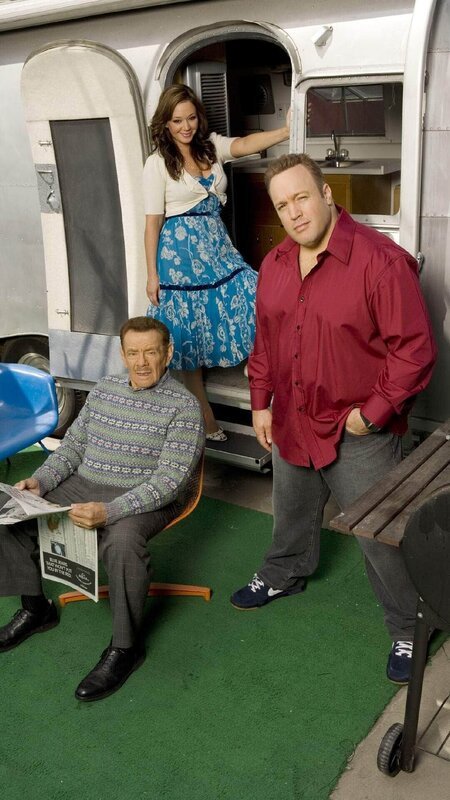 (v.l.) Arthur (Jerry Stiller), Carrie (Leah Remini) und Doug (Kevin James) – Bild: MG RTL D