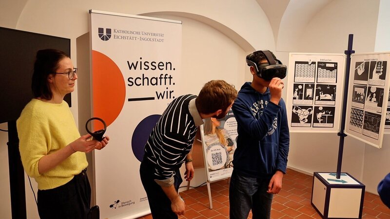 Ausstellung in Ingolstadt, die KI erklärt – Bild: Bibel TV Ausstellung in Ingolstadt, die KI erklärt – Bild: Bibel TV