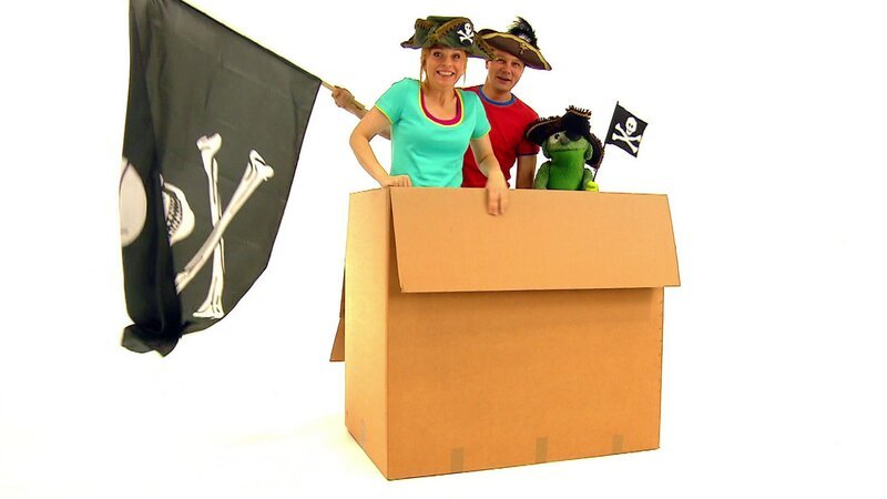 Tanja, André und Knolle in ihrem selbstgebauten Piratenboot. Harr! – Bild: WDR
